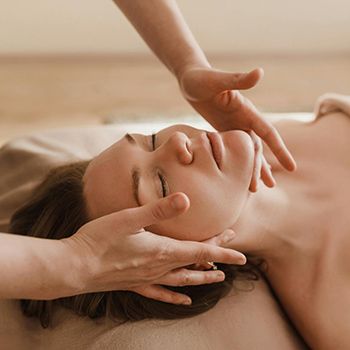 masaje-facial-kobido masaje facial kobido para tonificar musculos cara