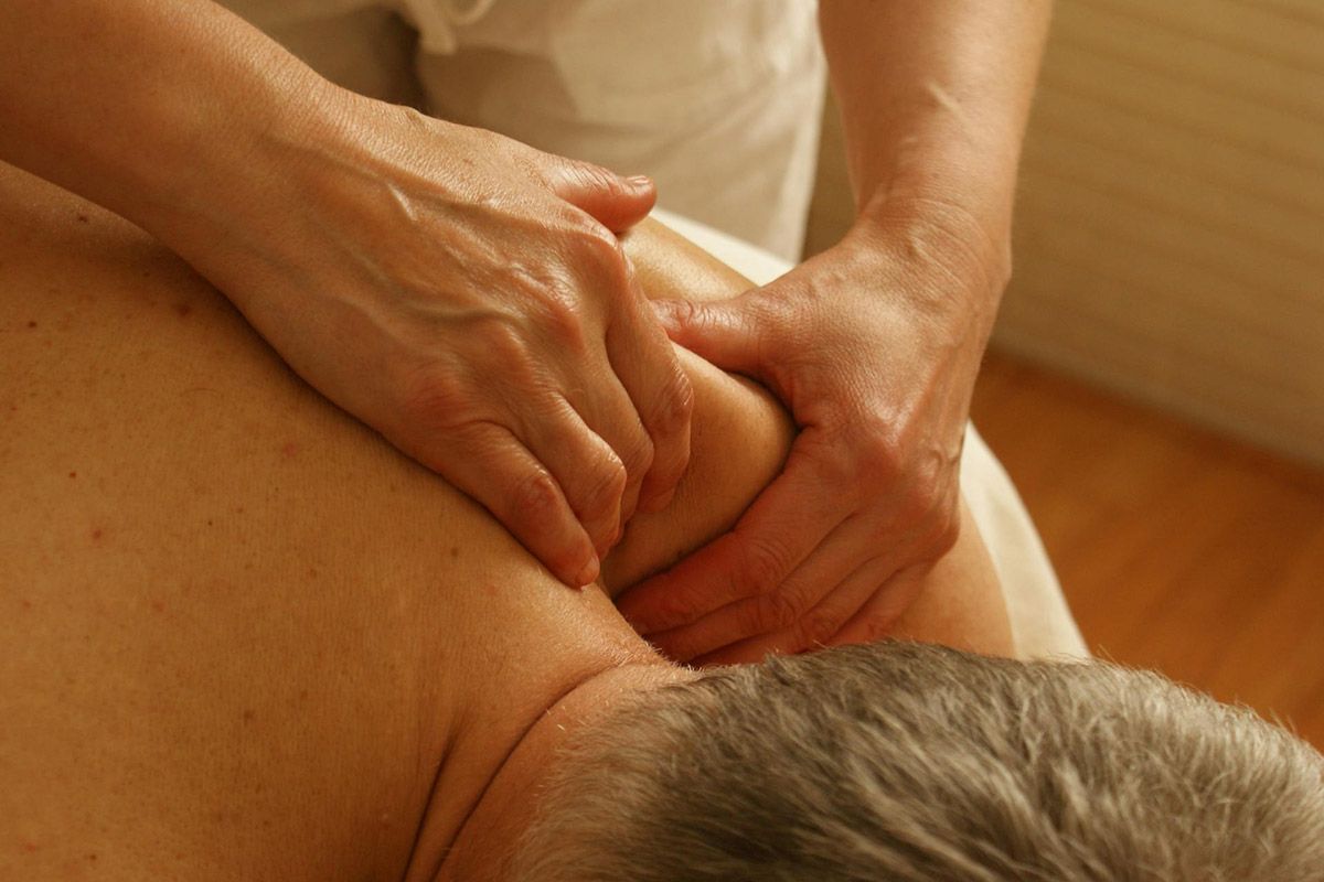 en-que-consisten-los-masajes-descontracturantes en que consisten los masajes descontracturantes
